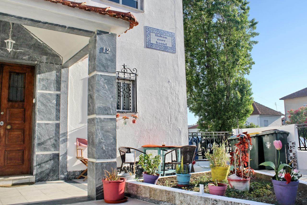 Lisbon Cosy Hostel Exterior photo